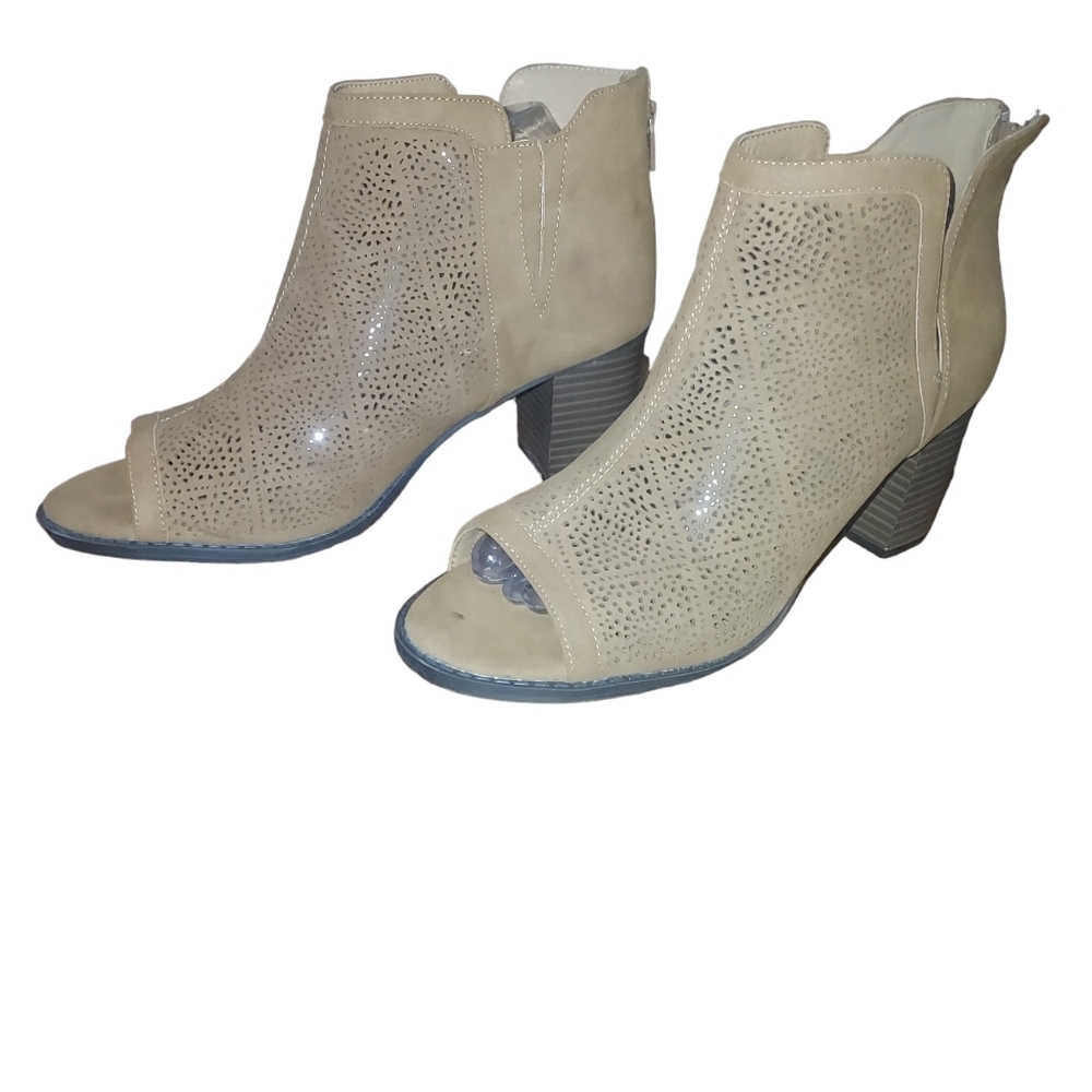 C.Est 1946 Heels 10 Tan Brown Camel Lazer Cut Open Toe Sandals Boots Sho…